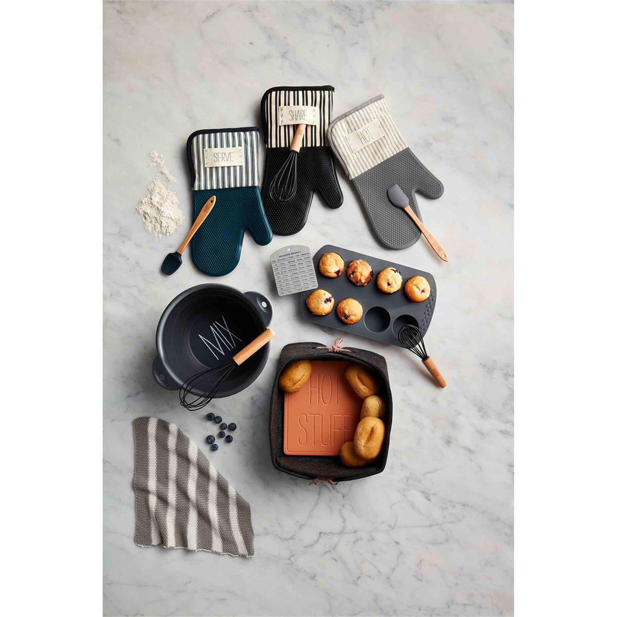 Muffin Pan & Whisk Set