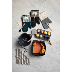 Muffin Pan & Whisk Set